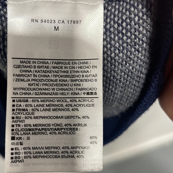 Banana Republic- Marino Wool Sweater - M - Picture 4 of 4